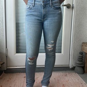 A&F blue jeans 👖 Size 25.